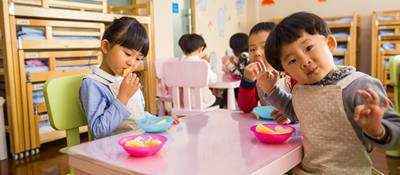 Children eating at PreK
